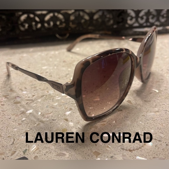 Lauren Conrad Sunglasses Lakeshore main image 6